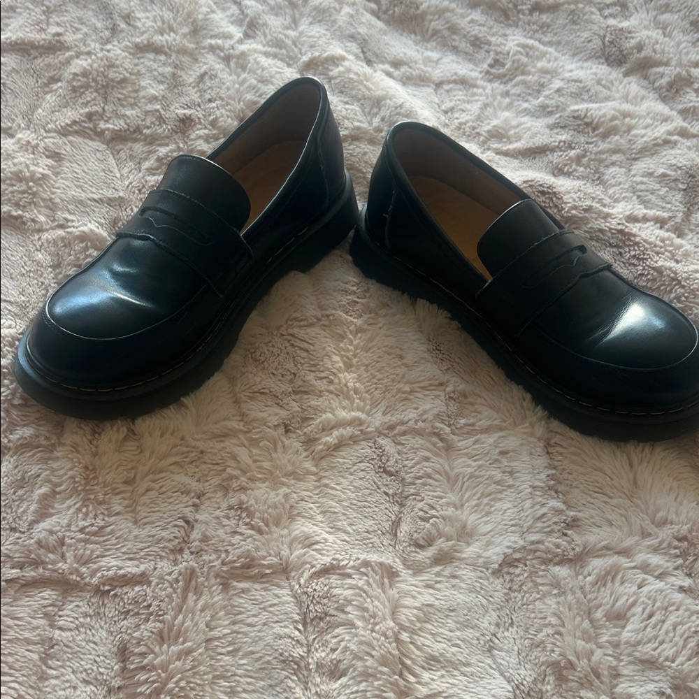 Classic Black Loafers for Women - Picture 3 of 3